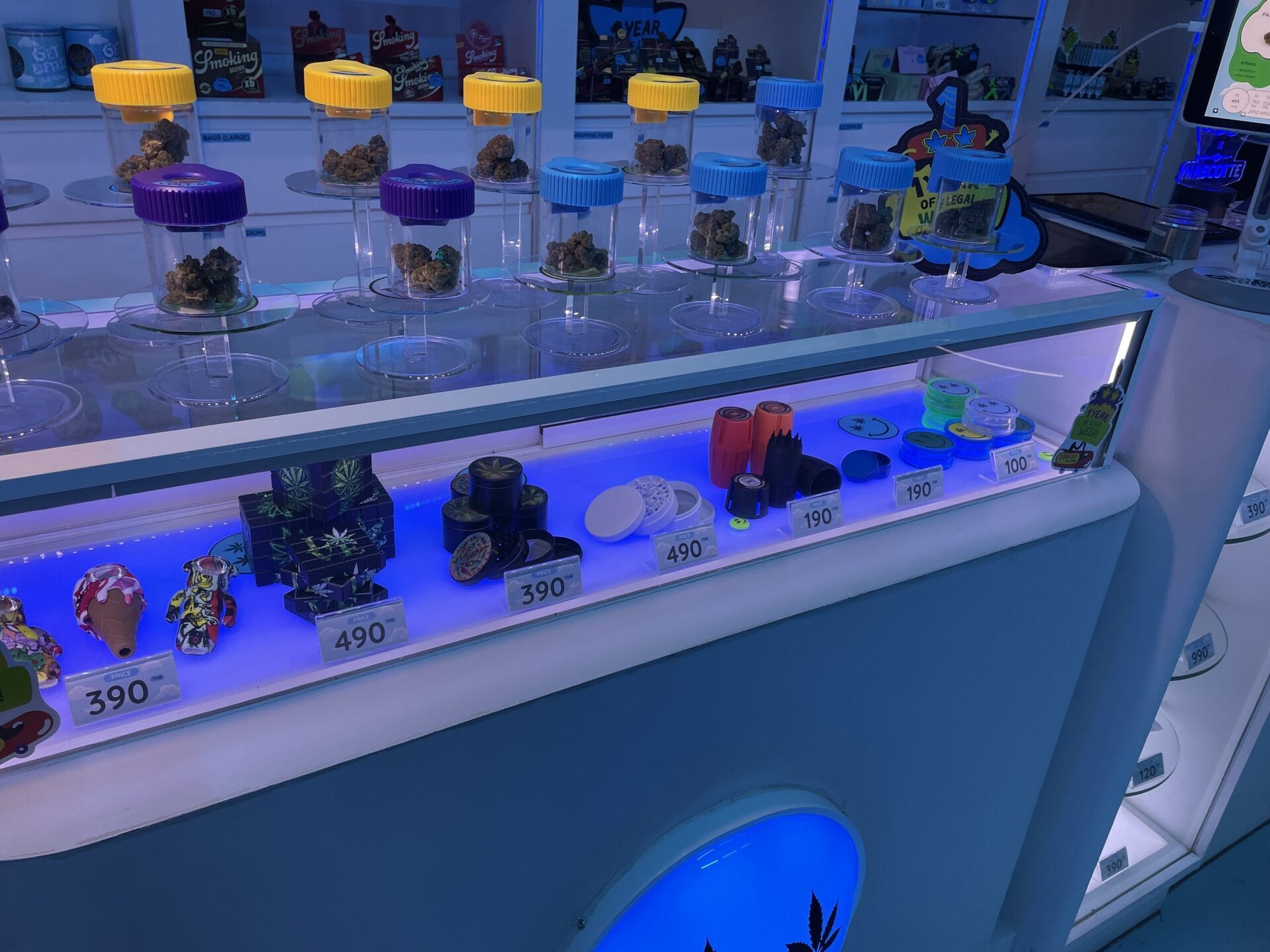 Cloud Nine店內大麻品種展示櫃