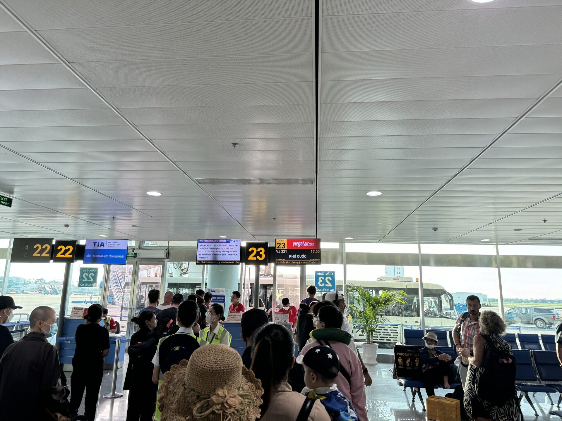 越捷航空延誤後的登機口資訊