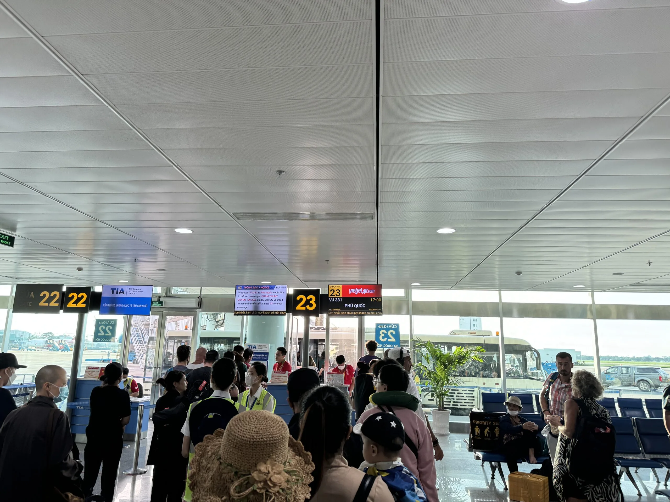 越捷航空延誤後的登機口資訊