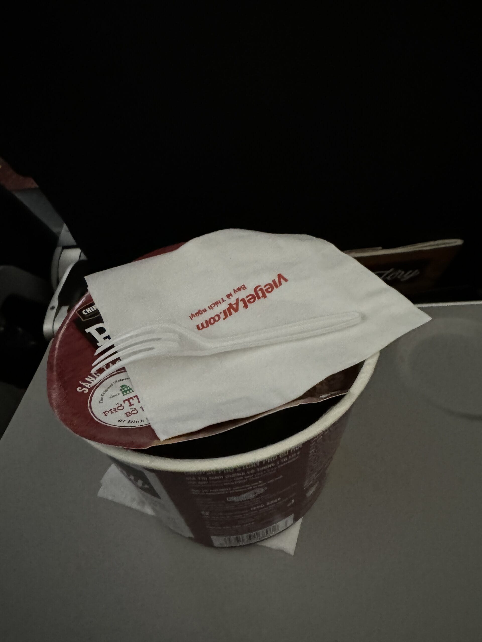 越捷航空機上牛肉河粉泡麵