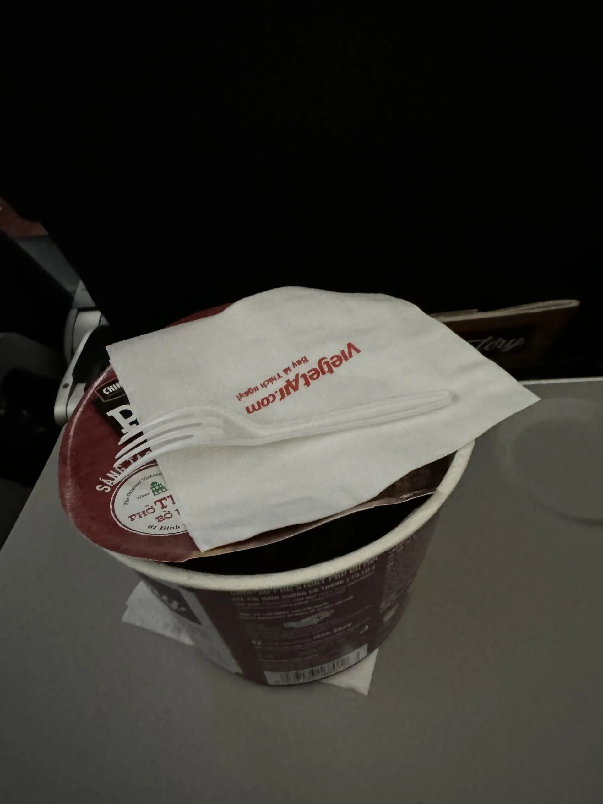 越捷航空機上牛肉河粉泡麵