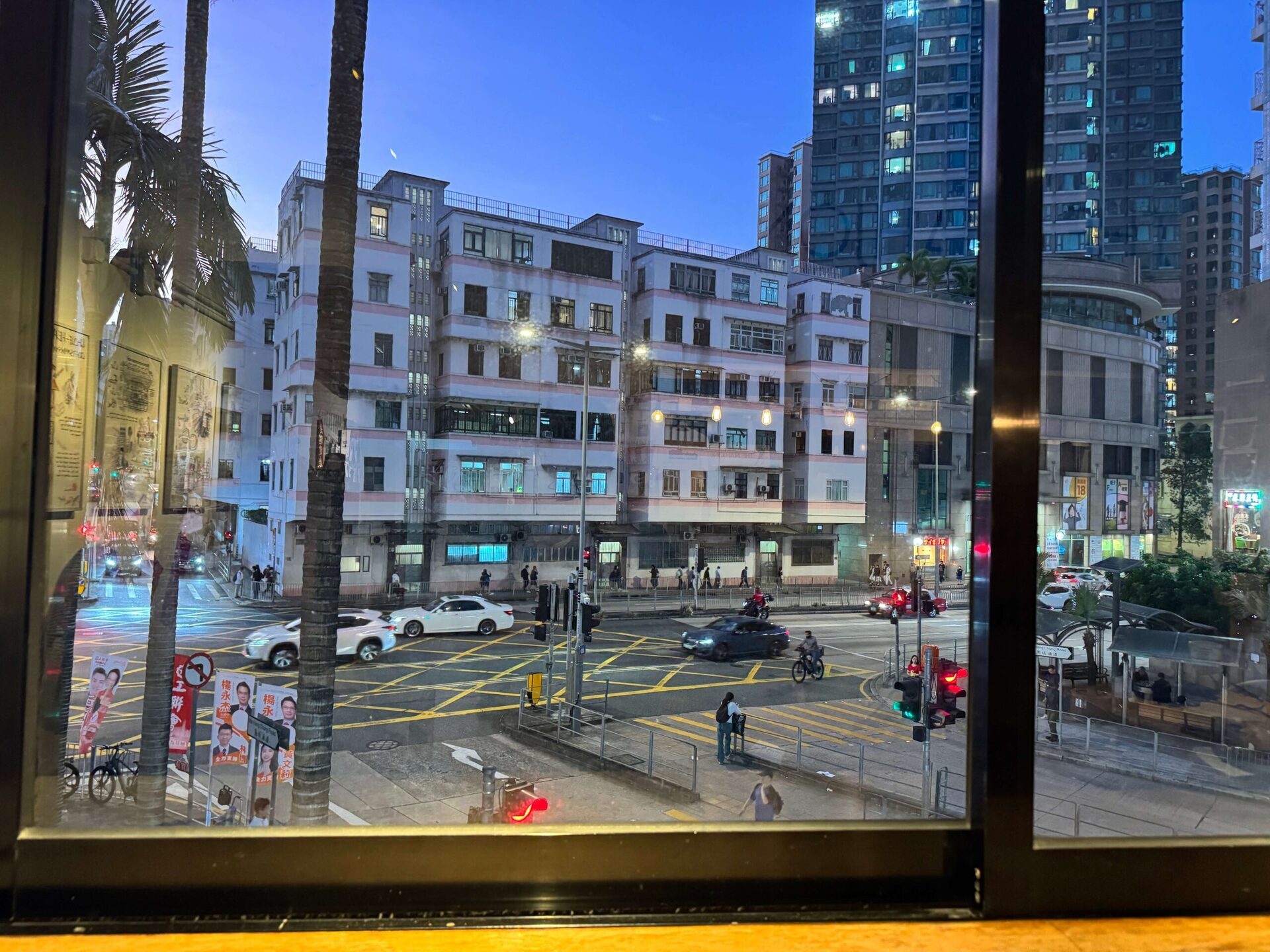 土瓜灣街道白天景觀從麻雀客棧公共區窗外望出去