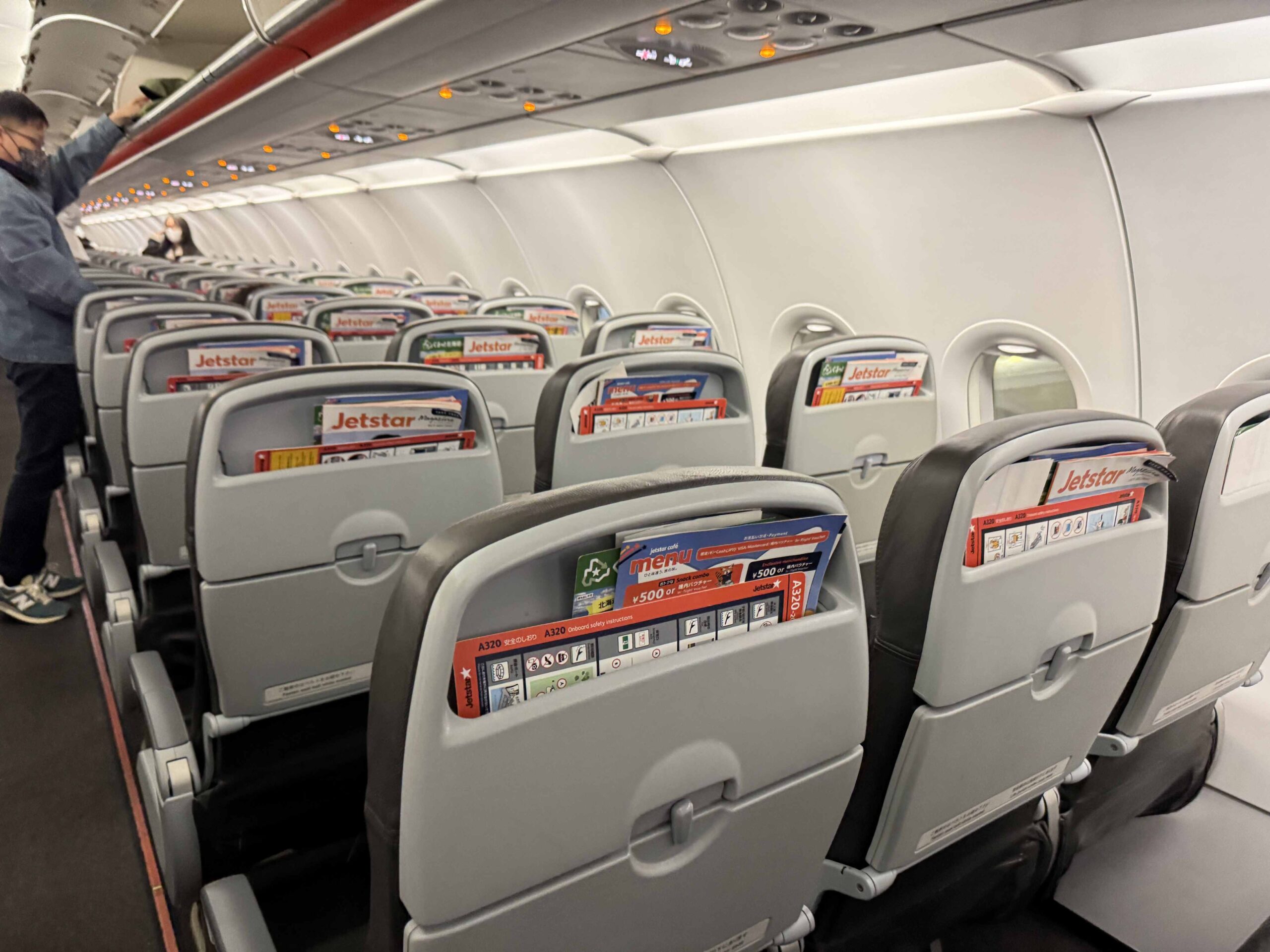 捷星 GK50 客艙椅背袋 jetstar magazine 與 cafe menu